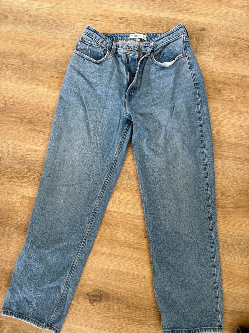 Abercrombie & Fitch Relaxed Light Wash Jeans